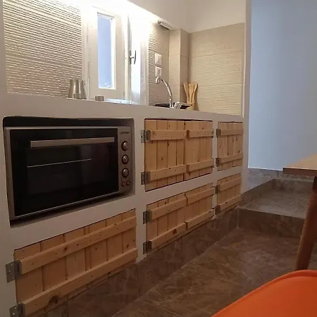 White In Naxos Town * Naxos City