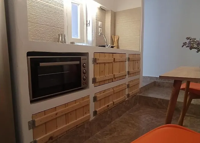 White In Naxos Town * Naxos City