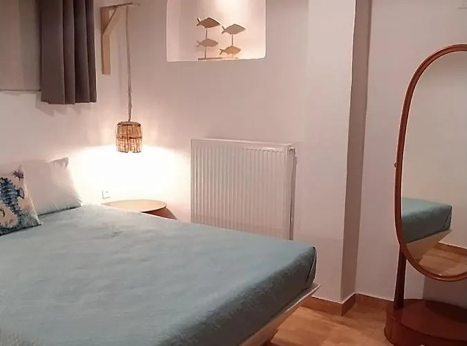 شقة White In Naxos Town