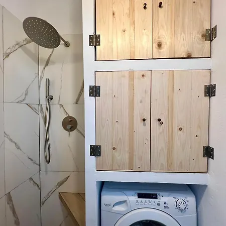 White In Naxos Town Апартаменты Naxos City